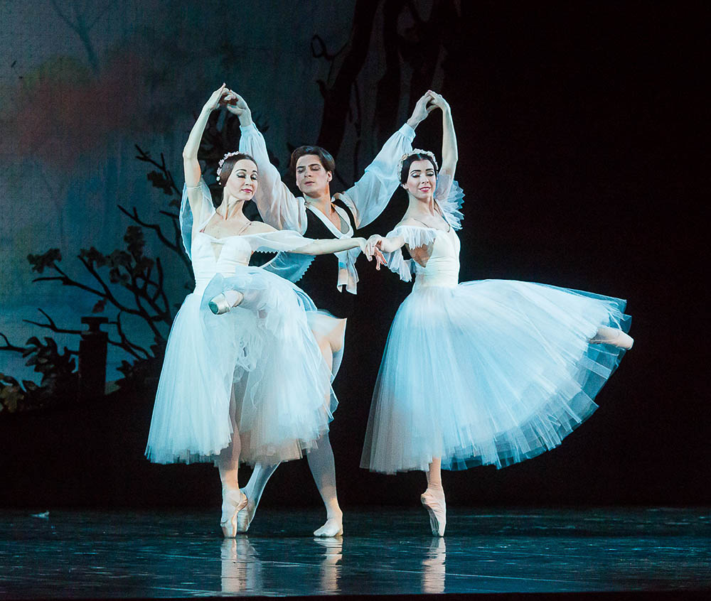 Paliashvili Theatre and ballet.jpg