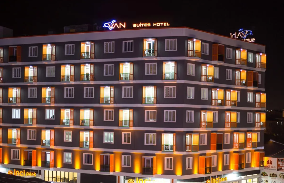 هتل وان سوییتز  (Van Suites Hotel)