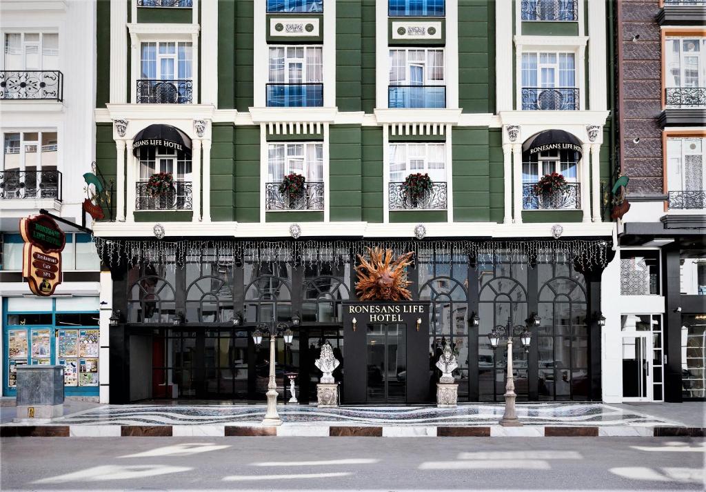 هتل ریفرم وان (Reform Hotel Van)