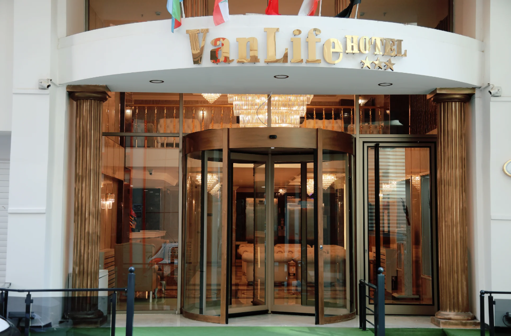 وان لایف هتل Van life hotel